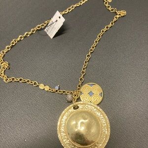 Chicos necklace medalion